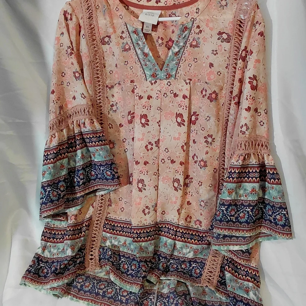 Knox Rose Peach Floral Tunic with Blue Trim - Picture 7 of 13
